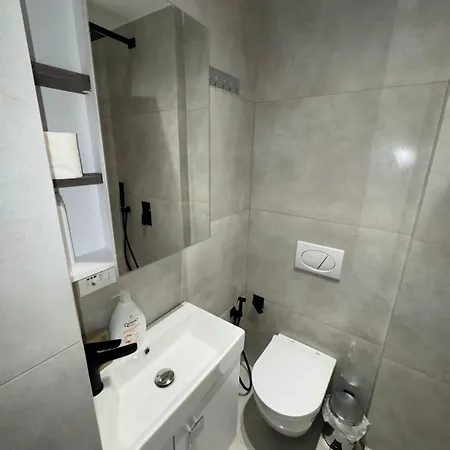 Glar 1 Bedroom M Shyri *